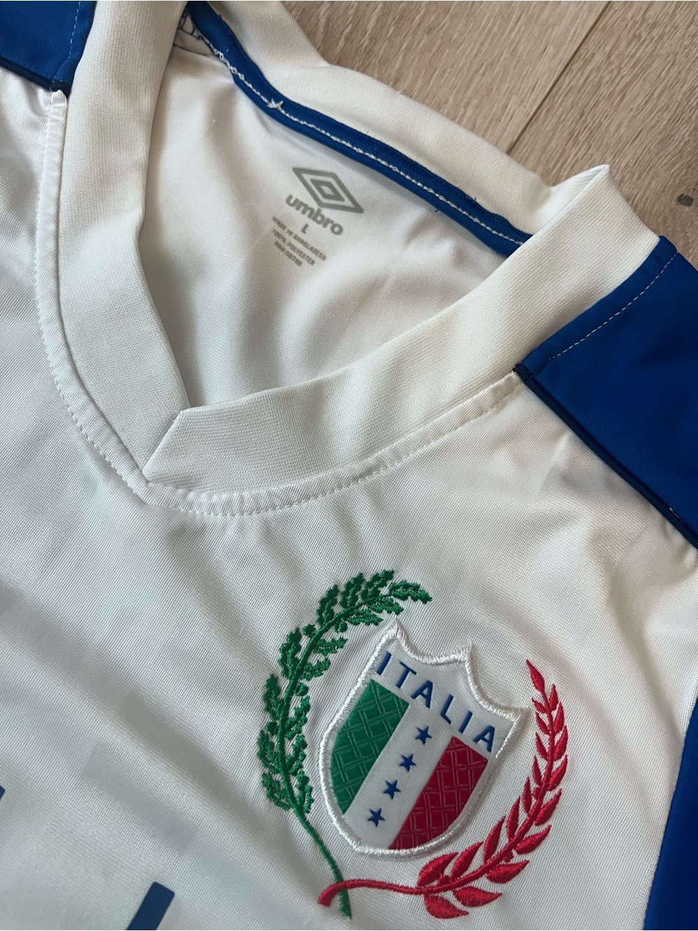 Umbro Italia White and Royal Blue Soccer Shirt - Picture 4 of 6
